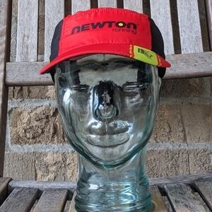 Newton Running Hat